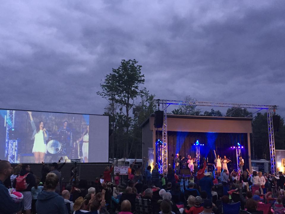 https://www.campingatlantide.com/wp-content/uploads/2017/01/coco-country-band-camping-familial-atlantide-2.jpg