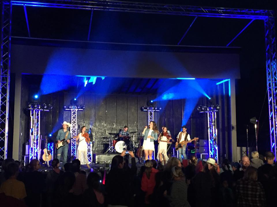 https://www.campingatlantide.com/wp-content/uploads/2017/01/coco-country-band-camping-familial-atlantide-3.jpg