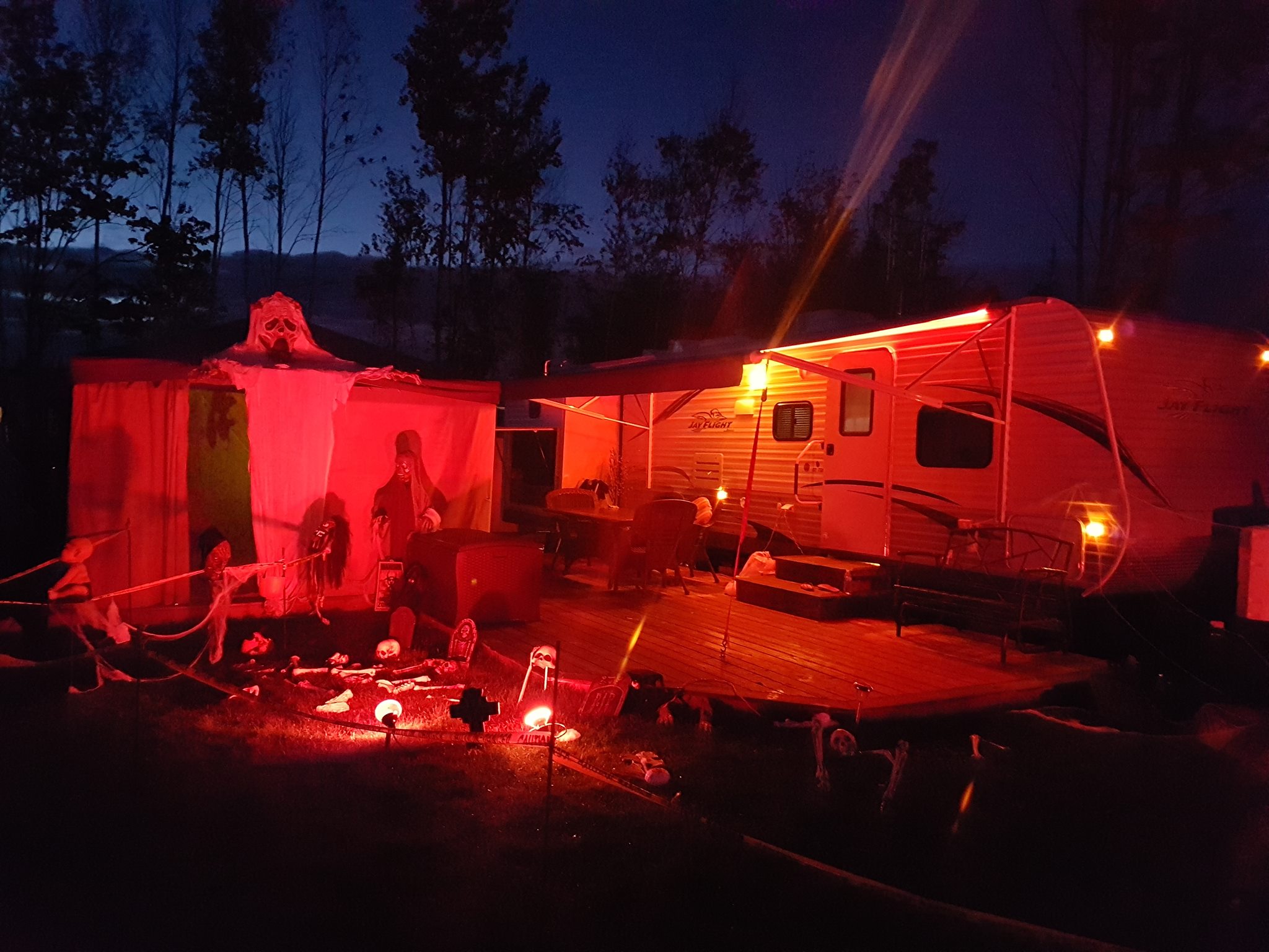 https://www.campingatlantide.com/wp-content/uploads/2017/08/halloween-2017-complexe-atlantide-202.jpg