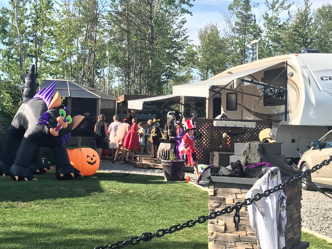 https://www.campingatlantide.com/wp-content/uploads/2018/08/halloween-complexe-atlantide-2018-26.jpg