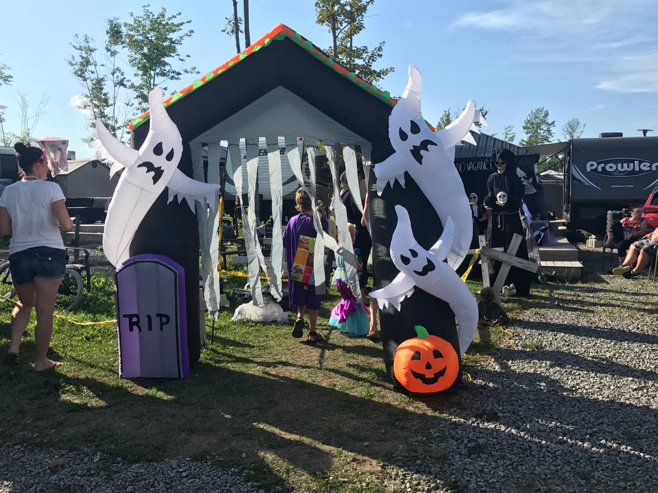 https://www.campingatlantide.com/wp-content/uploads/2018/08/halloween-complexe-atlantide-2018-7.jpg